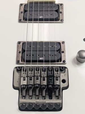 IBANEZ RG SERIES 2007 WHITE RH Solid Body RGT42DX W/ Case Strap