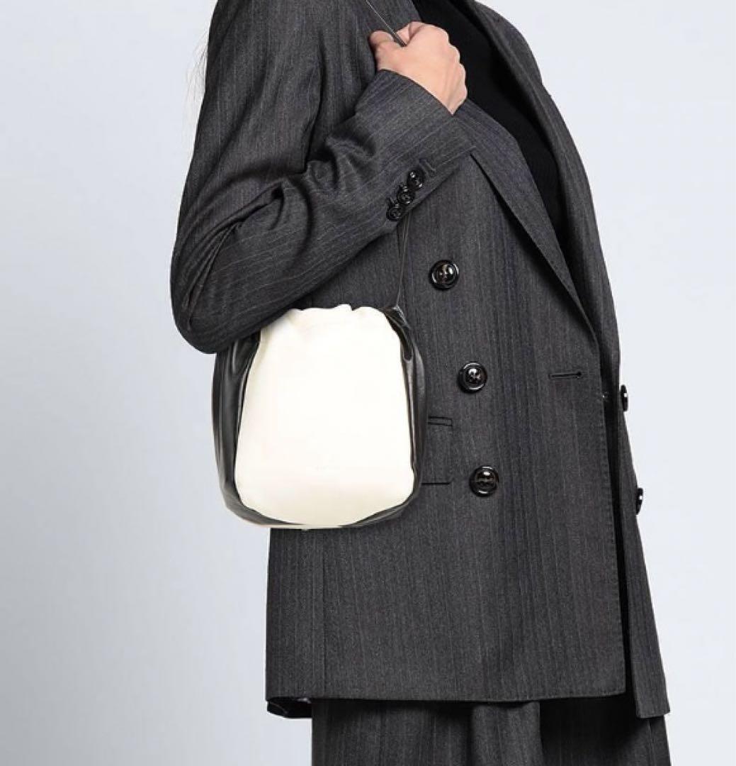 ★送料・関税込★Jil Sander★DUMPING SHOULDER BAG★正規品★ Jil Sander Shoulder Bag Dumpling Women Bag Original LTD