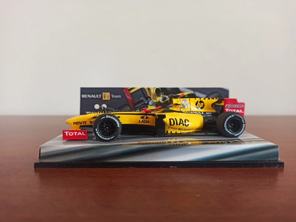 F1 Renault Team 2010 Race Car n.11 R. Kubica Minichamps 1/43 - Immagine 4 di 4