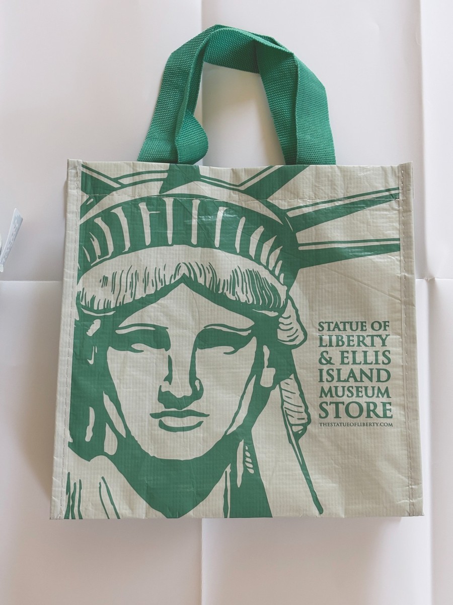 Hello Kitty Statue of Liberty Souvenir Exclusive New York Gift