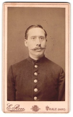 Fotografie E. Rose, Thale Harz, Portrait eines Bergmann in Uniform mit Mustasch 