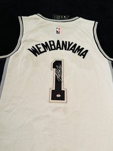 Ballon De Basket Wilson Signé Par Victor Wembanyama (San Antonio Spurs) - Authentifié Fanatics - Avec Dédicace