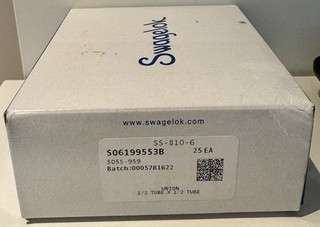 1 box of 25 stainless steel swagelok ss 810 6
