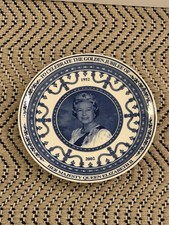 Wedgwood Queen Elizabeth II Golden Jubilee Commemorative Plate Daily Mail 2002