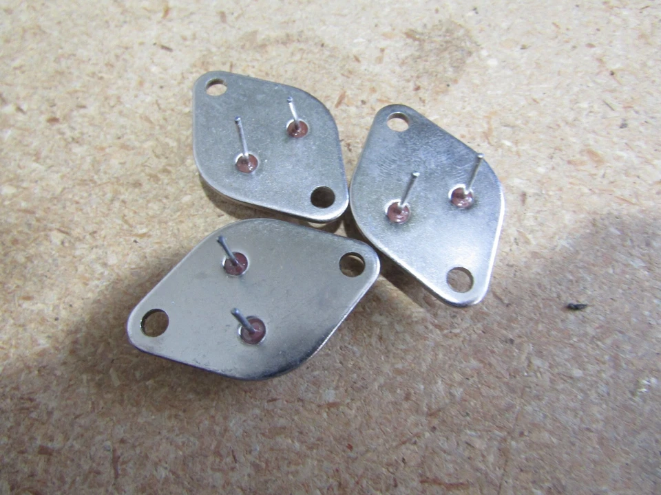 Lot of 300) 2N6673 Solid State Device T03 Case NOS - Image 2 of 4