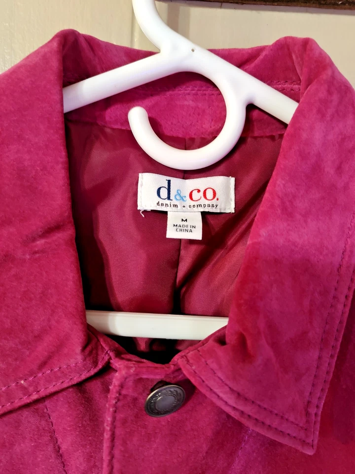 Denim & Co. Chaqueta Mujer Talla M Rosa Fucsia Forrada Gamuza Cuero Botón Pestaña Abrigo Foto 2 de 4
