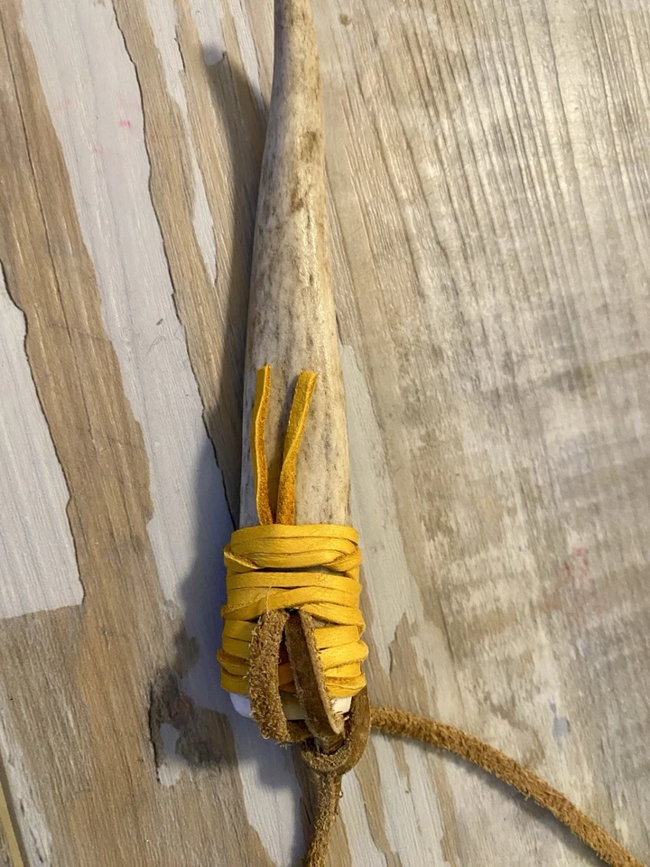 Collar de cuero con punta de cuerno de ciervo mula de Utah, joyería primitiva, collar tribal Foto 4 de 4