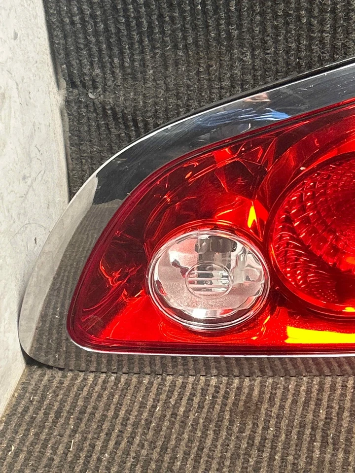 Fits 2008-2012 Buick Enclave Right LId/Trunk Tail Light OEM:25889252 - Image 3 of 4