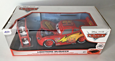Disney Pixar Cars Lightning McQueen Jada 1:24 Diecast with Tire Rack