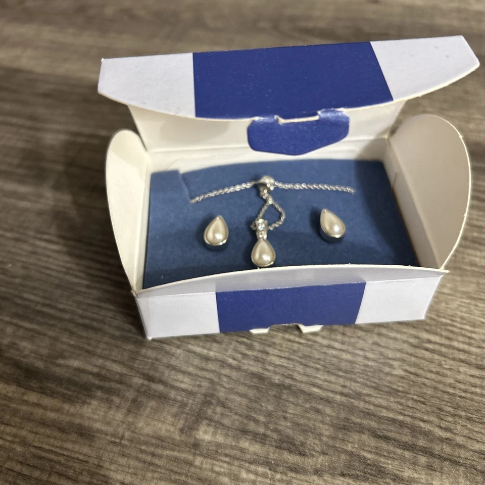 Avon Pearlesque Silber Tropfen Set: Y Halskette und Ohrringe