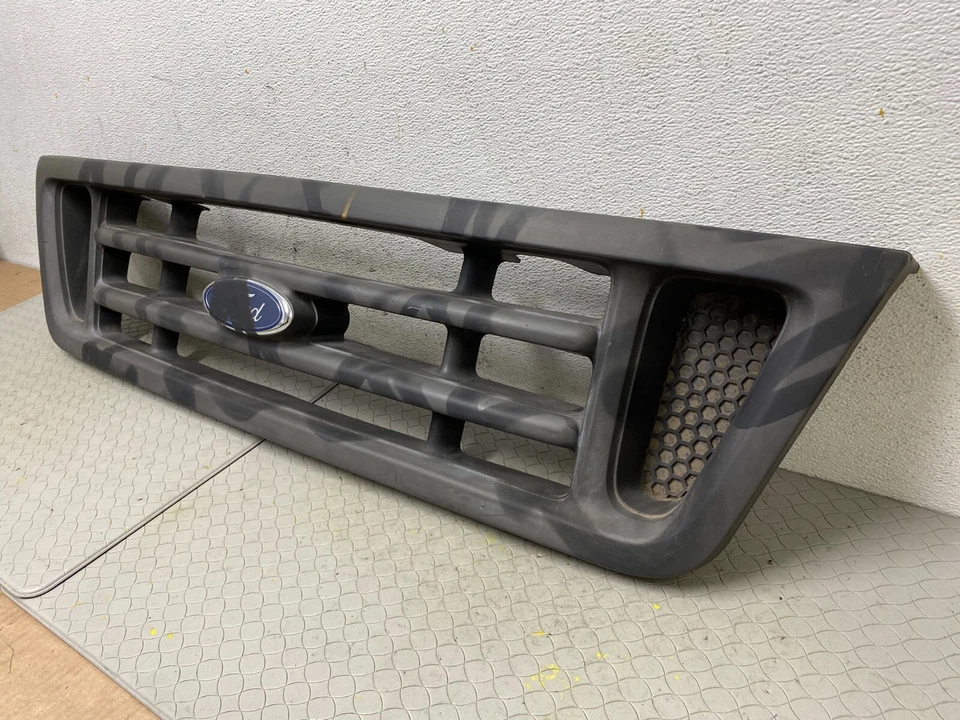 Parrilla delantera Ford Econoline E150 E250 E350 2003 a 2007 A1463 DG1 fabricante original Foto 3 de 4