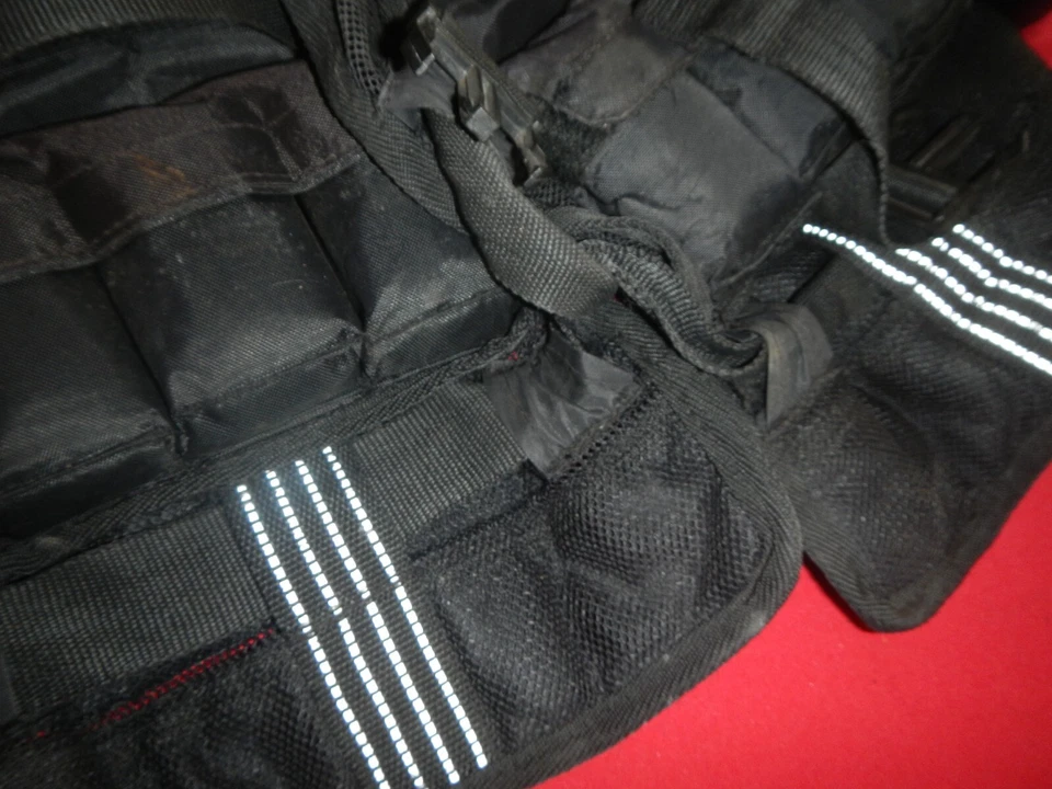 GOLDS GYM WEIGHTED Workout Exercise VEST Adjustable With 12 Pounds Of Weights - Image 3 of 4