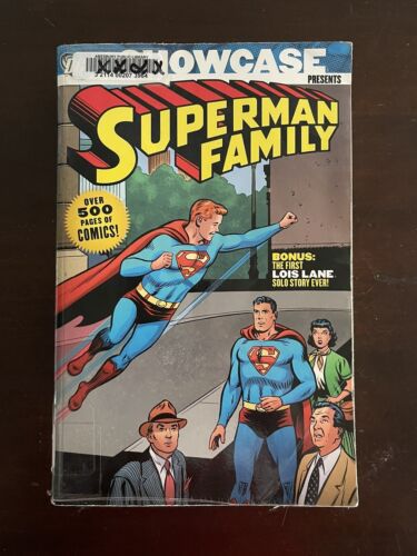 Showcase Presents Superman Family Volume 1 DC Comics livre de poche commercial - OOP 2006 - Photo 1 sur 14