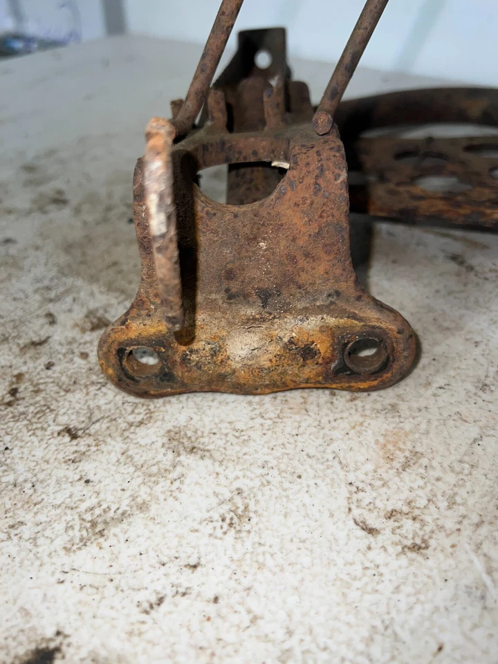 Yamaha Big Bear 350 1997 reposapiés derecho/3HN-27421-20-00 Foto 4 de 4