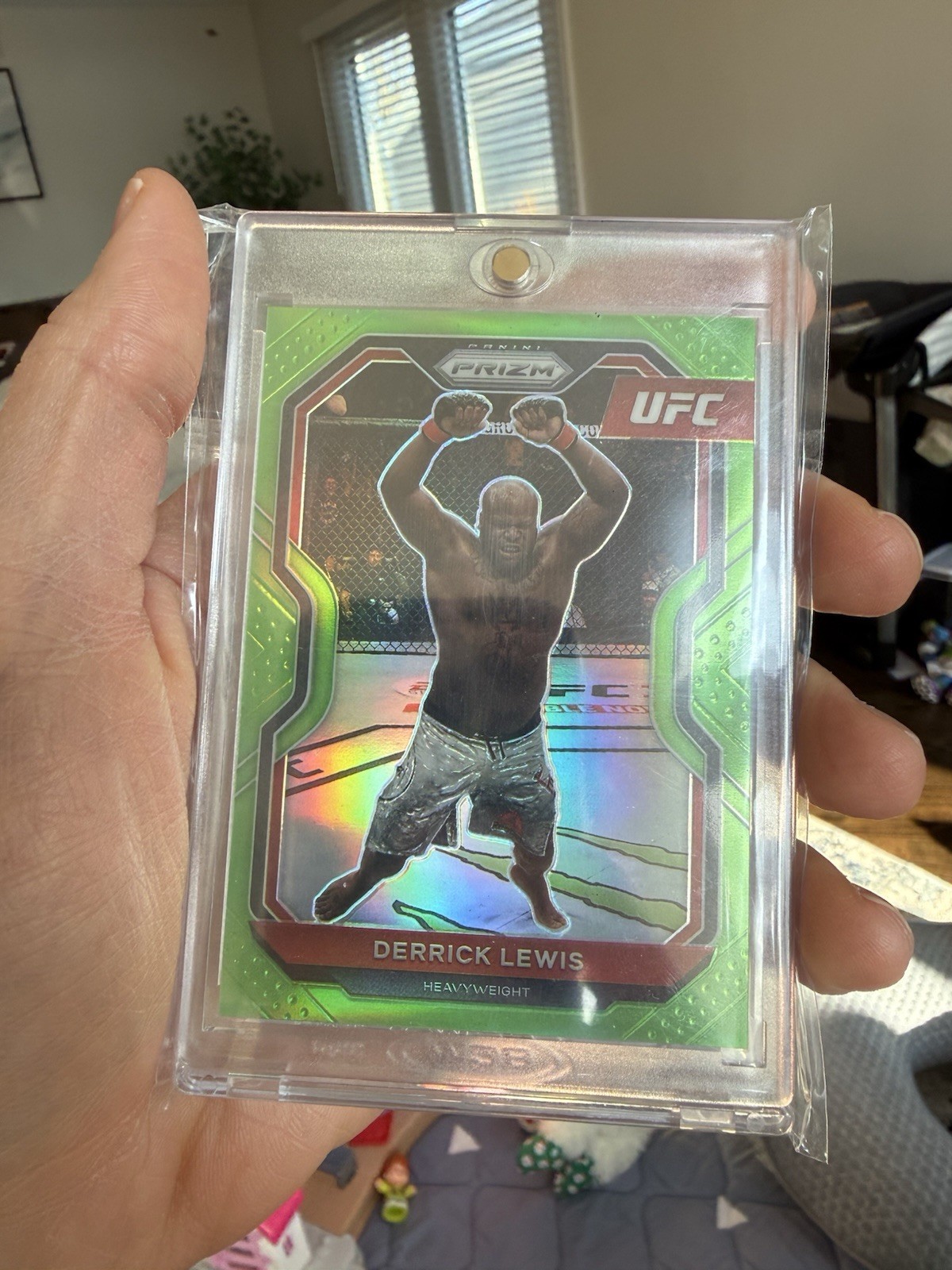 DERRICK LEWIS GREEN /75 UFC DEBUT PRIZM 2021 LIME NEON
