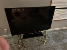 Samsung TV, 40in and used, works and sounds great. Comes with remote, need gone.