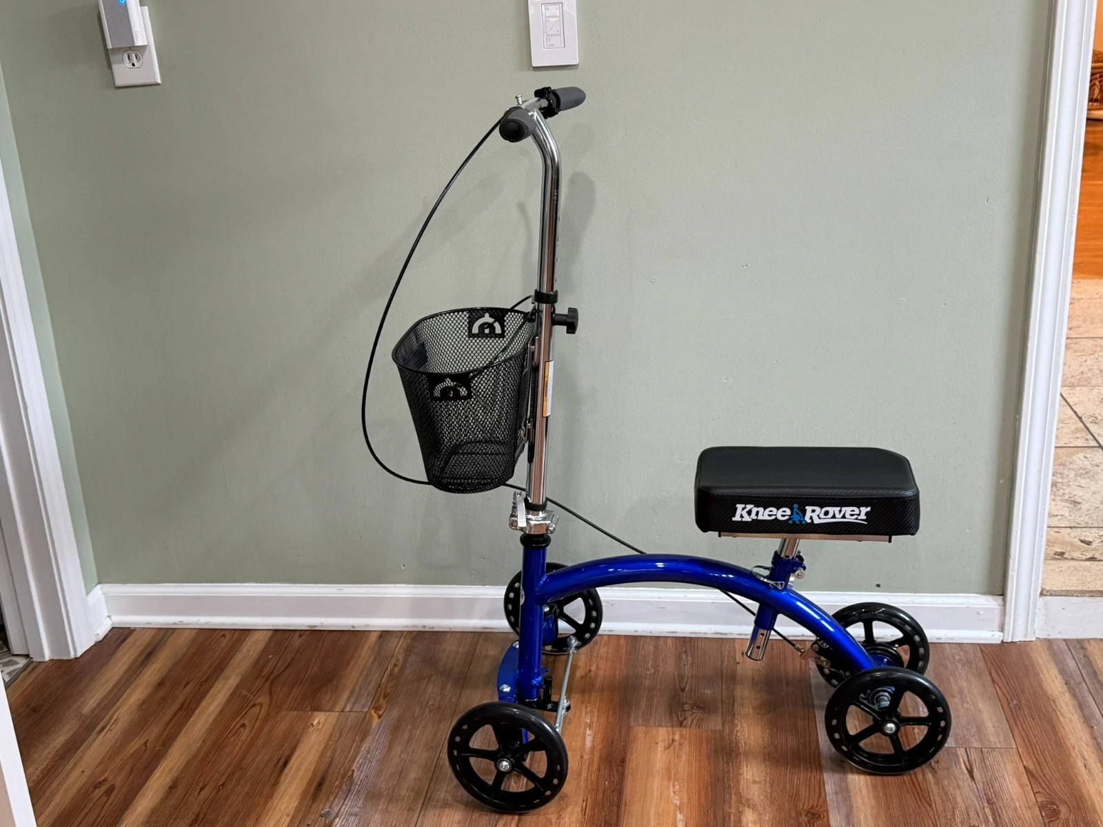 KneeRover Deluxe KneeCycle Steerable Knee Walker / Knee Scooter — Blue