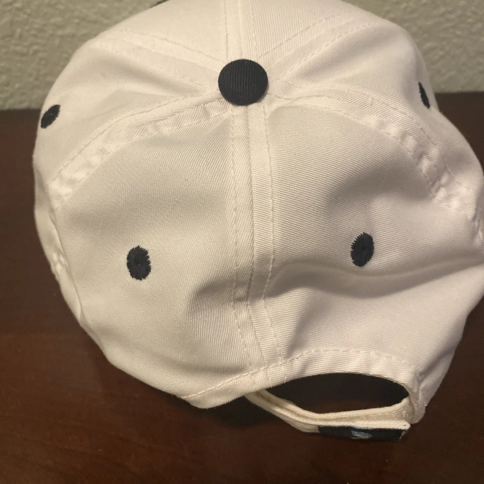 *Autografiado por Antwan Jamison* Sombrero de Tacones Alquitranados de Carolina del Norte Blanco. Foto 3 de 4