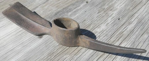 MATTOCK-Vintage WW2 WWII Diamond Calk US Military Entrenching Tool Pick Axe Head