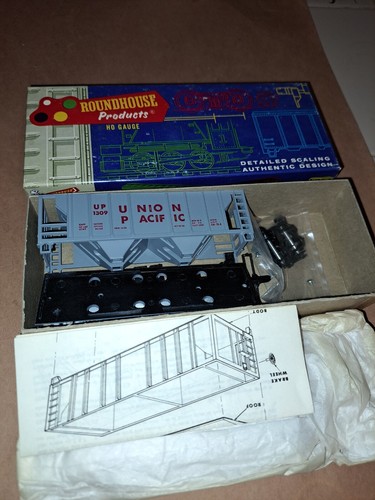 MDC Roundhouse #1432 Union Pacific Covered Tolva Car #1309 Kit | Zustand: New
