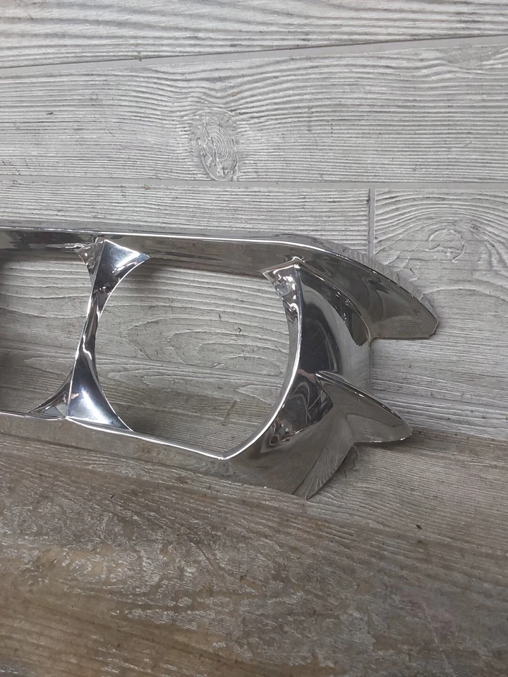 Carenado cromado de faros delanteros Harley Davidson Road Glide Foto 3 de 4