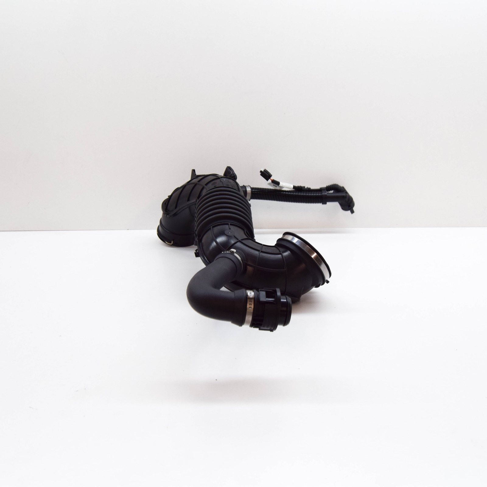 BMW 3 F30 Filtered Air Pipe 8574783 13718574783 NEW GENUINE | eBay 