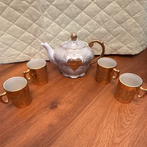 Enesco 50th Anniversary Heart Tea Set Teapot w/ Lid, 4 Cups White & Gold Ceramic