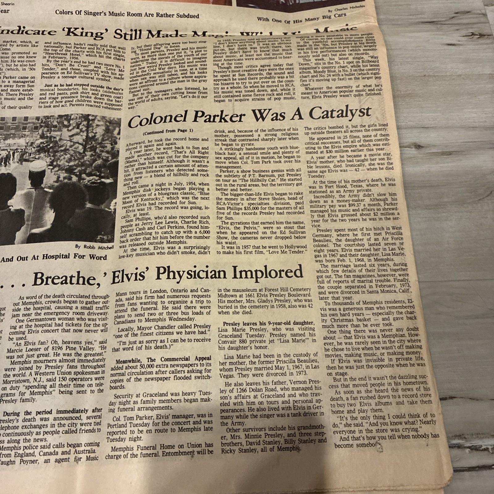 DEATH of ELVIS PRESLEY NEWSPAPER, MEMPHIS PRESS-SCIMITAR,  August 17, 1977