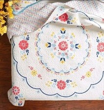 Pioneer Woman Multi-Color Mazie Medallion Cotton Queen Quilt w/ 2 Standard Shams