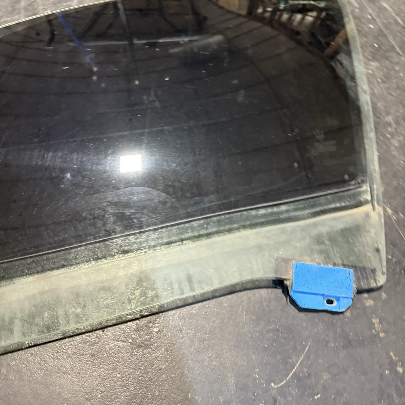 03-12 Maserati Quattroporte Front Left Side Door Window Glass M139