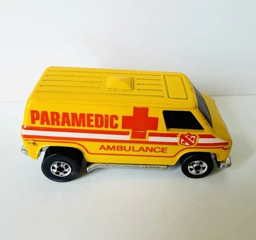 Hot Wheels Blackwall 1977 Paramedic Super Van Metal Base Heavy 3” Ambulance Toy