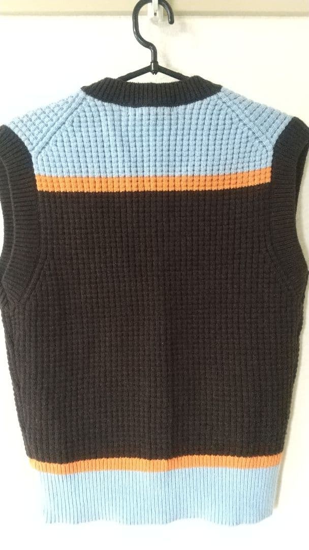 Uniqlo x Marni Popcorn Knit V-Neck Vest M Used Fashion thumbnail 2