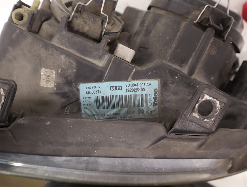 Phare gauche occasion AUDI A4 I Phase 2 - 1.9 TDI 90ch - - Photo 3/4