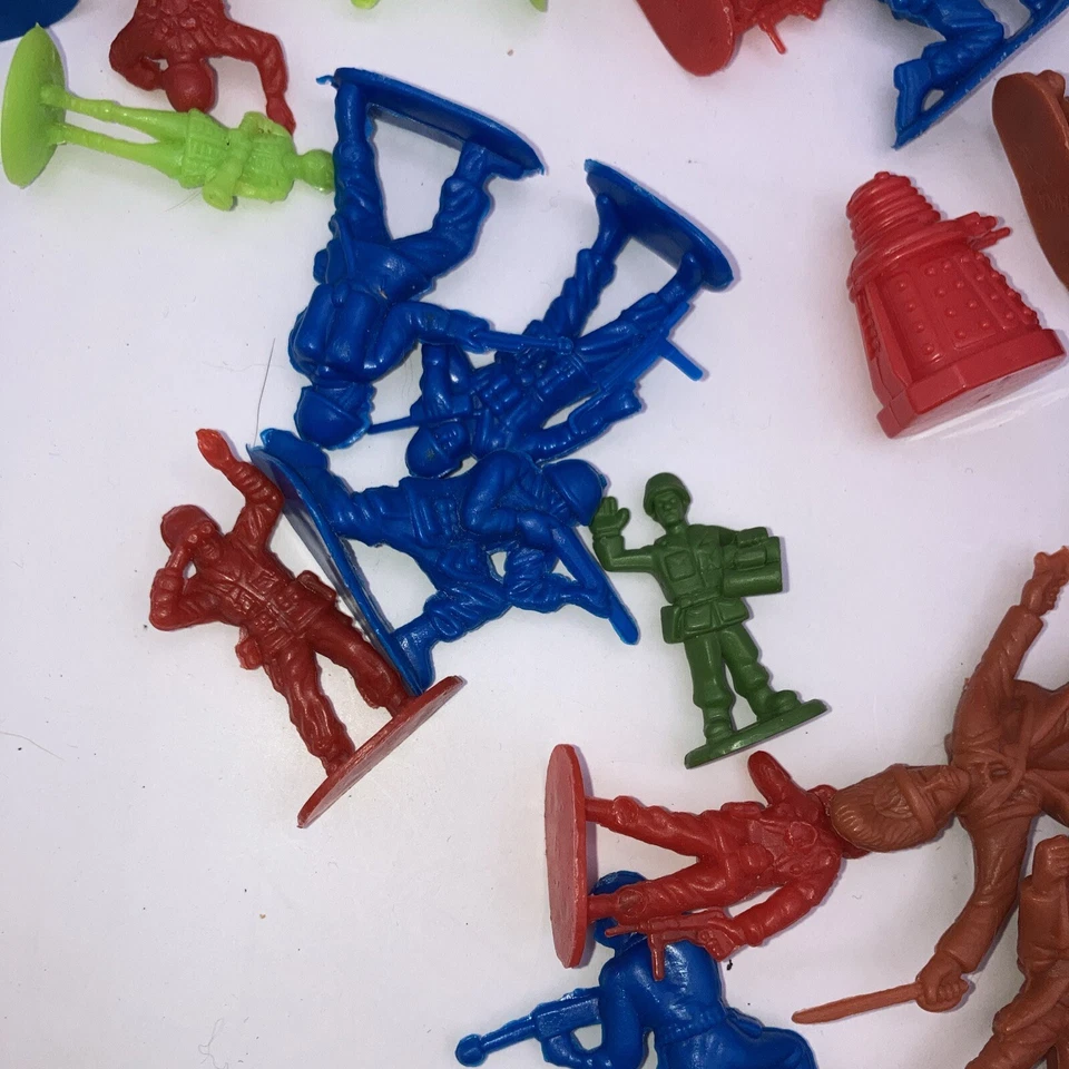 Mini figura de juguete Doctor Who Monster Army modelo de juego de rol Wargaming adorno de pastel Foto 3 de 4