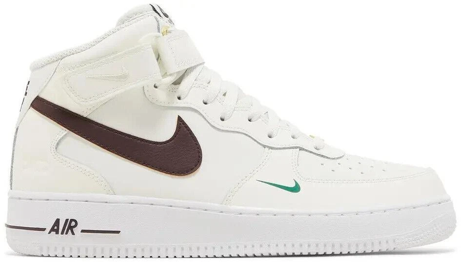 Preços baixos em Nike Air Force 1 '07 LV8 Mid 40th Anniversary