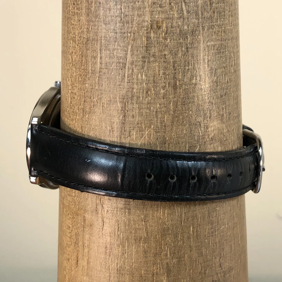 Disney by SII Unisex MU0945 Goofy Silver Dial Leather 34mm Quartz Watch 7 3/4" - Image 4 of 4