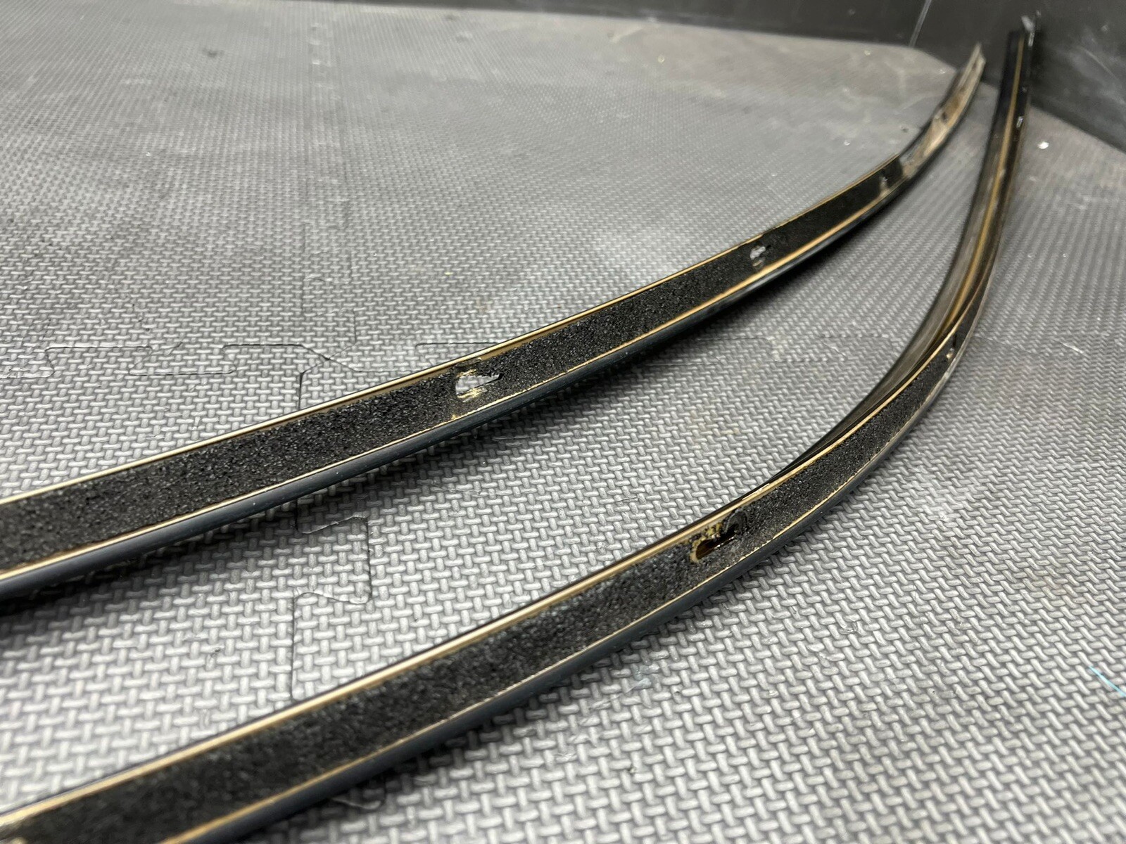 10-15 FERRARI 458 ITALIA ROOF GUTTER TRIMS MOULDINGS NERO DAYTONA 82275412