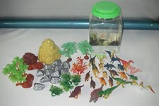 50 PIECE DINOSAUR PLAYSET