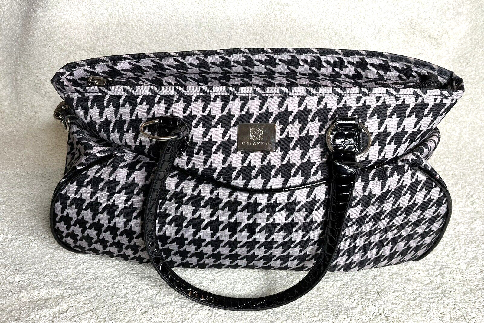 Anne Klein Lion Logo Duffle Bag Black & Gray Houndsto… Gem