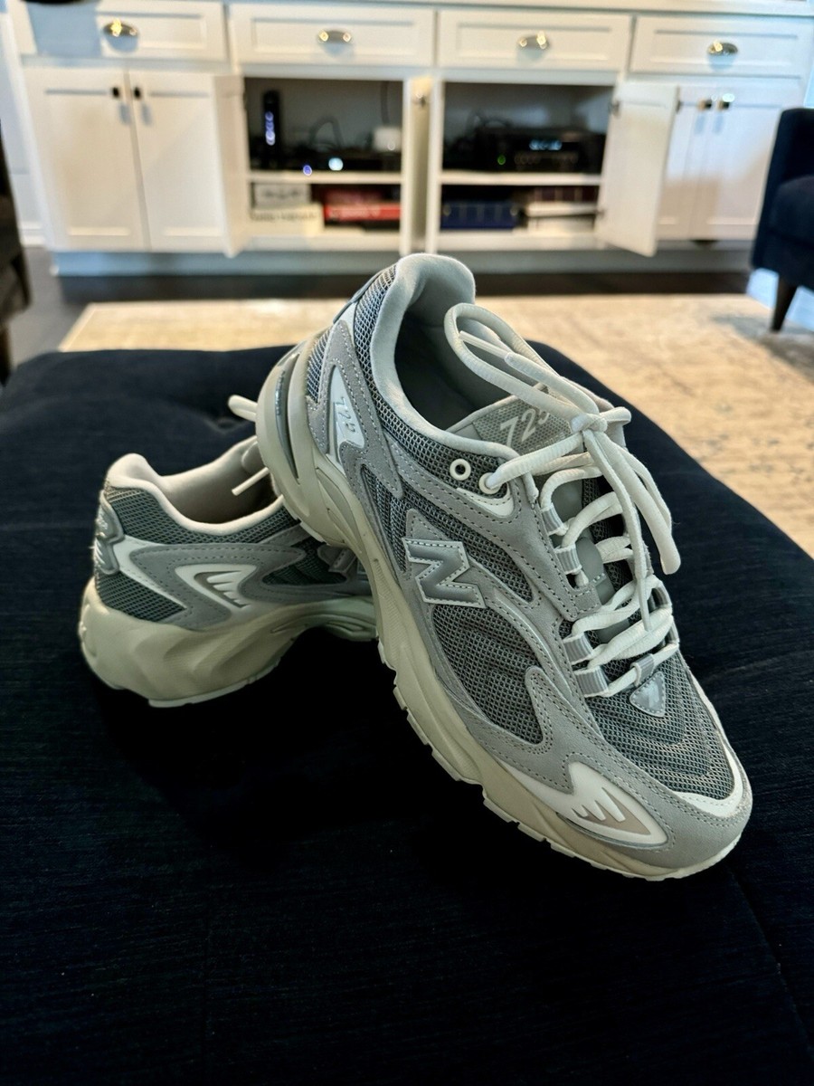 New Balance 725★ 新品★他サイズ有り Amazon.com | New Balance 725 Unisex Sneakers, White/Grey, 9
