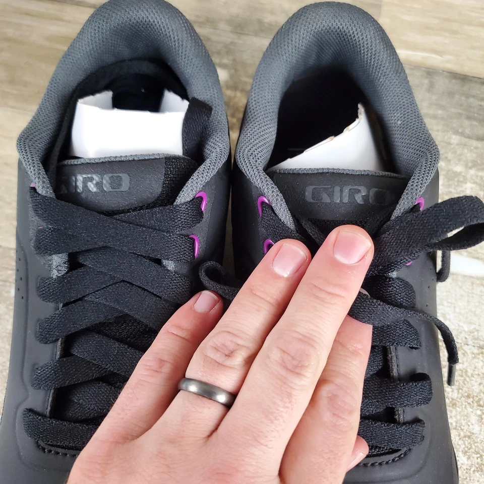 Giro Latch MTB Womens Cycling Shoes Sz 9 Black Leather Lace-Up Low Top Round Toe - Image 3 of 4