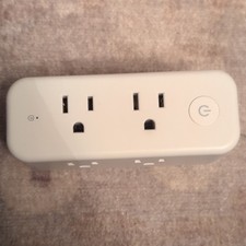 Trond Outlet Extender W/ Rotating Plug