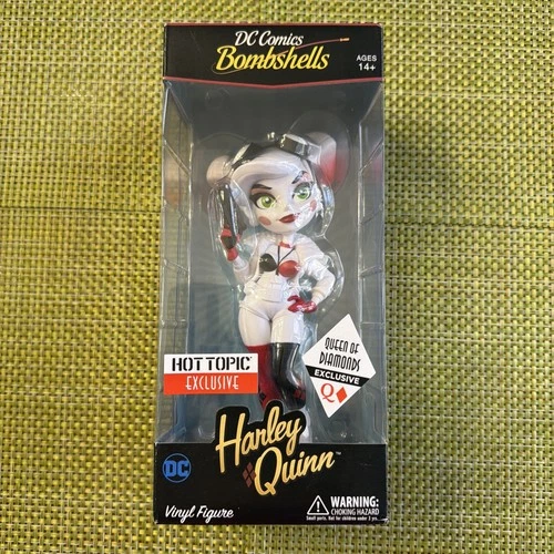 DC Comics Bombshells Harley Quinn Queen Of Diamonds Hot Topic Vinyl Figure