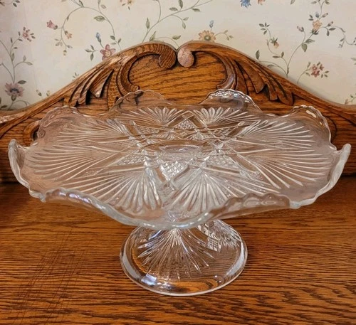 Pressed Glass Pedestal Cake Plate Dessert Server 9 in x 4 in Preowned