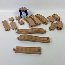 Thomas the Train  Friends Wooden Railway 21 piece Lot Authentic