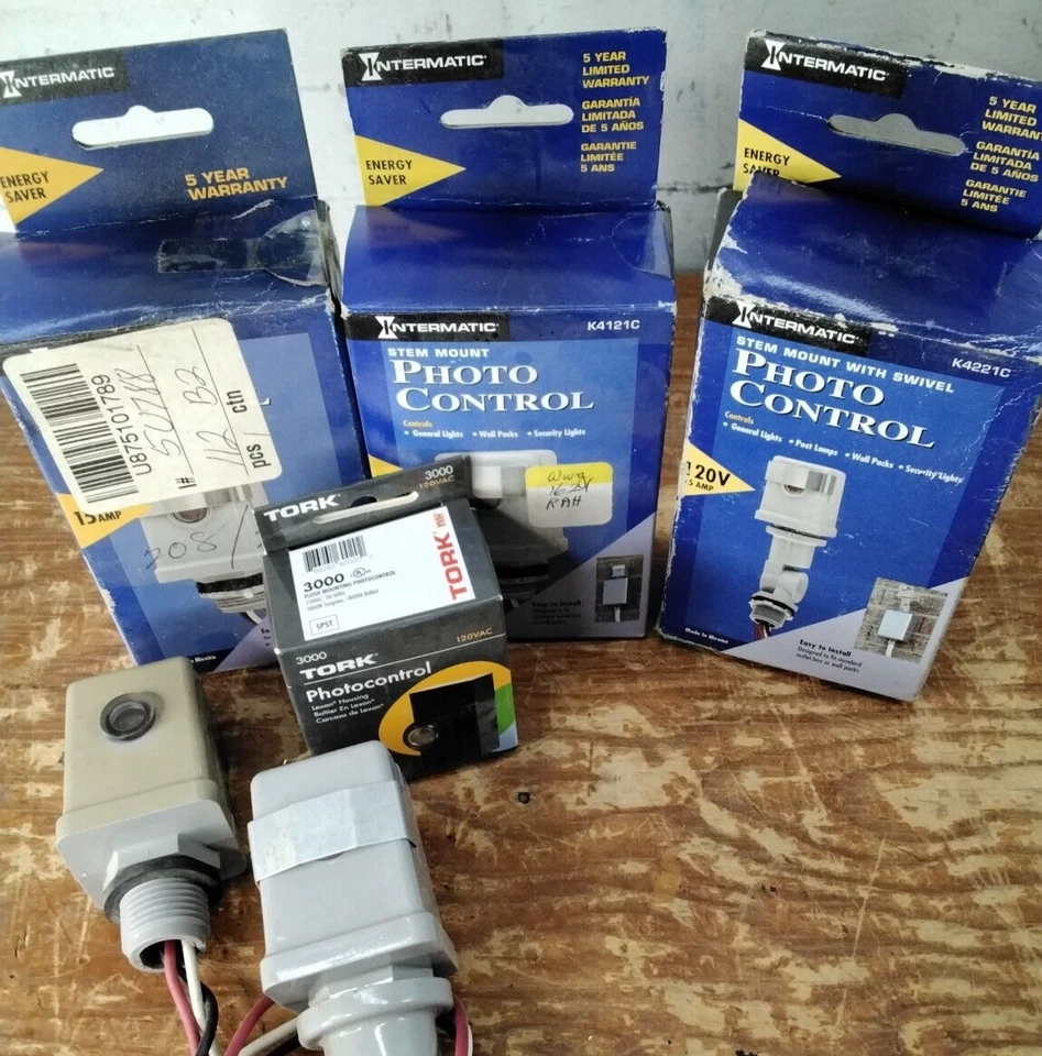 Lot of 9 Vintage Intermatic Photo Controllers and Parts. Mixed Condition w/ Box - Image 2 of 4