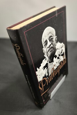 Prabhupada: He Built a House in Which the Whole World Can Live by Satsvarupa...