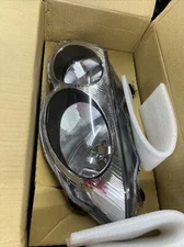 Eagle Eyes CS115-B001L Left Headlight Assembly For 99-04 Chrysler 300M