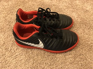 boys nike indoor soccer shoes