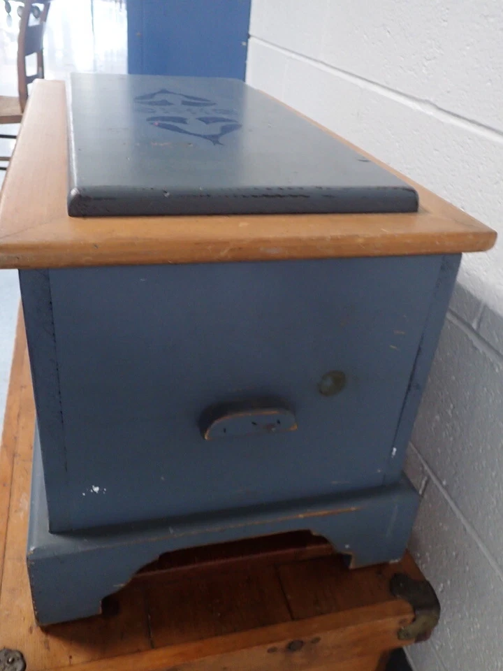 Distressed Blue Painted Pine Rustic Trunk Country Farmhouse Chest 28" - Image 4 of 4